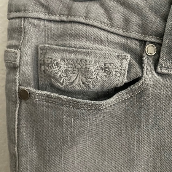 PAIGE Jeans Women's Size 28 Washed Grey Denim Robertson Crop Wide Leg Boho Flare - Picture 3 of 8